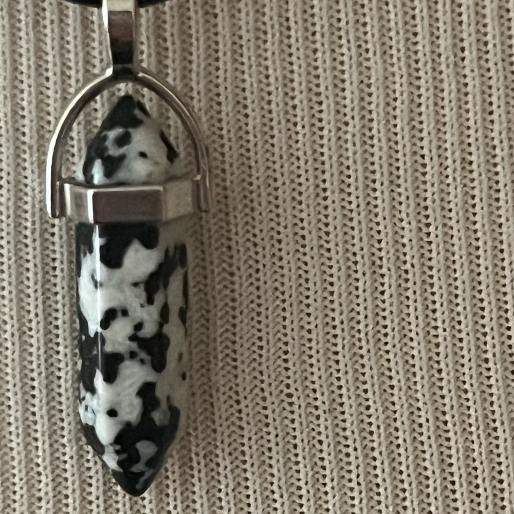 Crystal Pendant Necklace with leather necklace - Picture 9 of 9